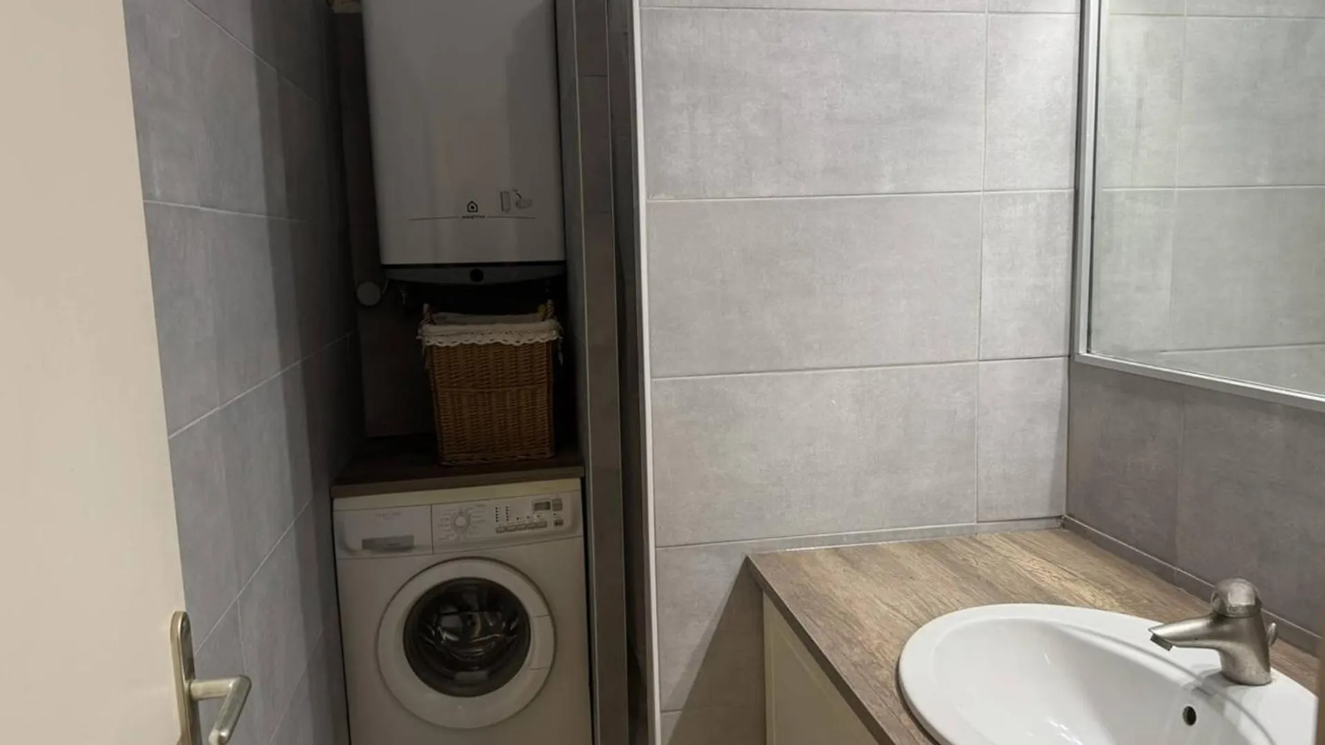 Charmant T2 Cabine 40M², Centre-Ville, Balcon, Clim, Ascenseur, A Cavalaire-Sur-Mer - Fr-1-100-224