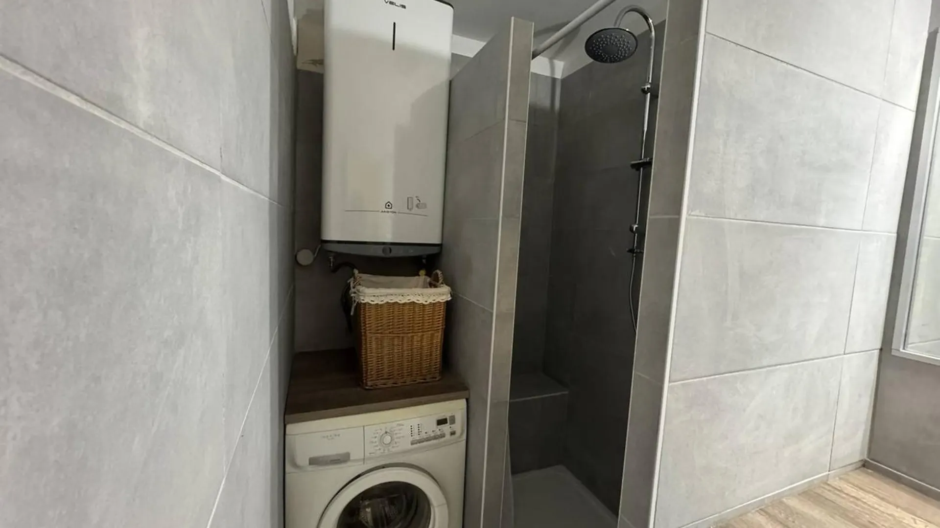 Charmant T2 Cabine 40M², Centre-Ville, Balcon, Clim, Ascenseur, A Cavalaire-Sur-Mer - Fr-1-100-224
